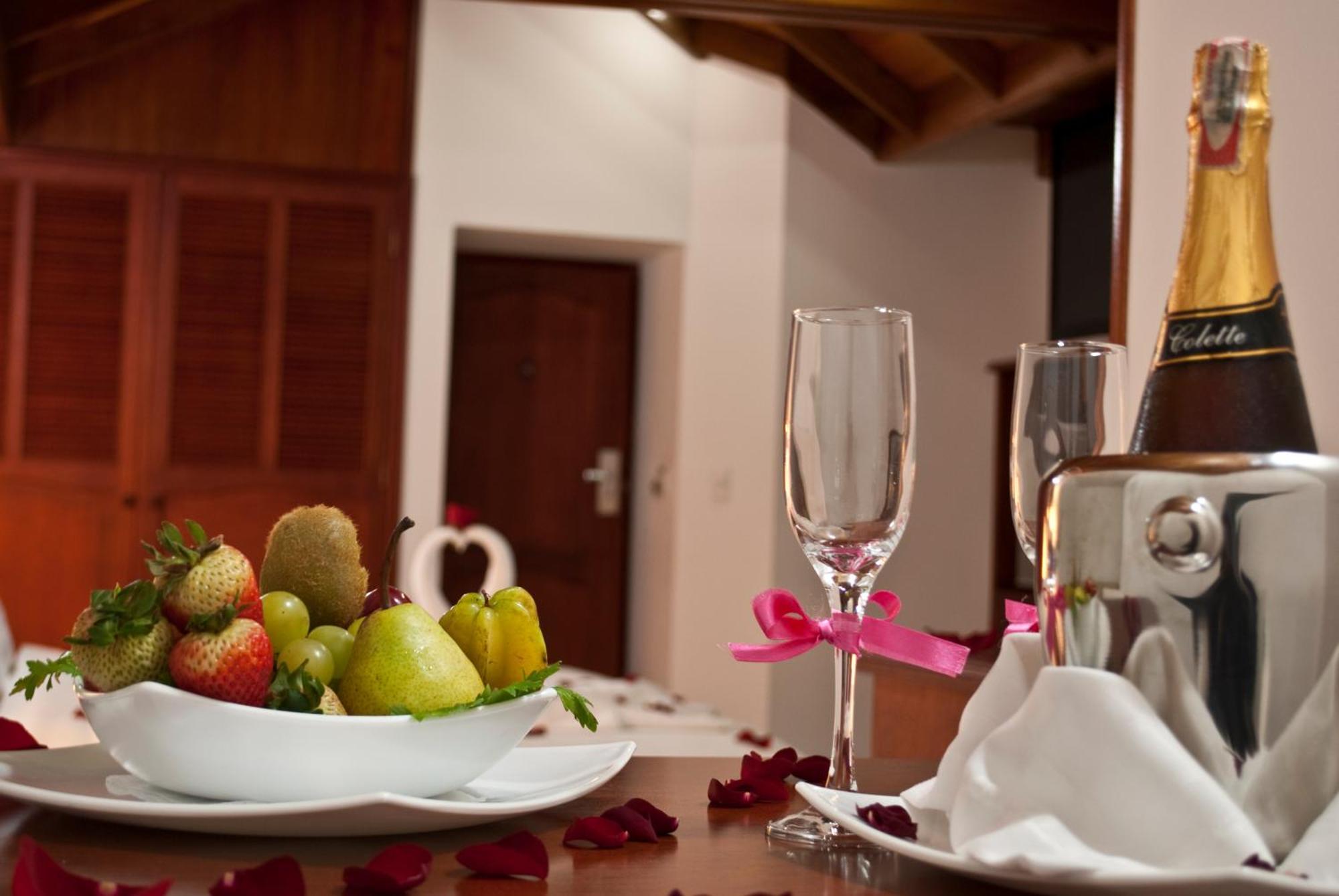 Blu Inn Hotel Bogota Bagian luar foto